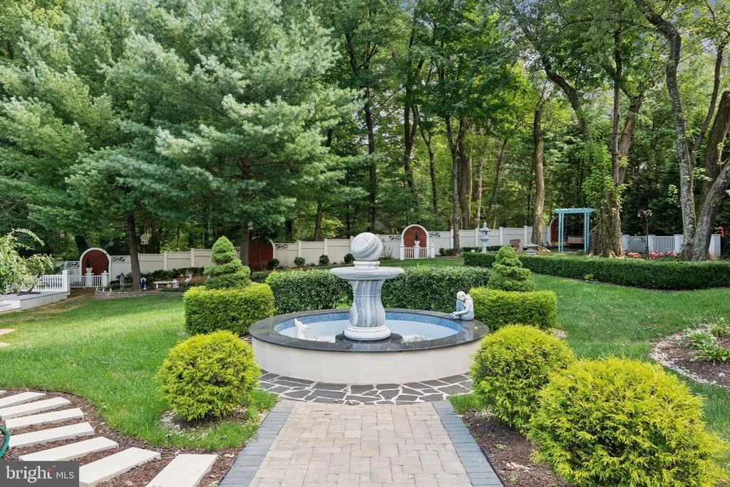 Photo of 423 SENECA ROAD