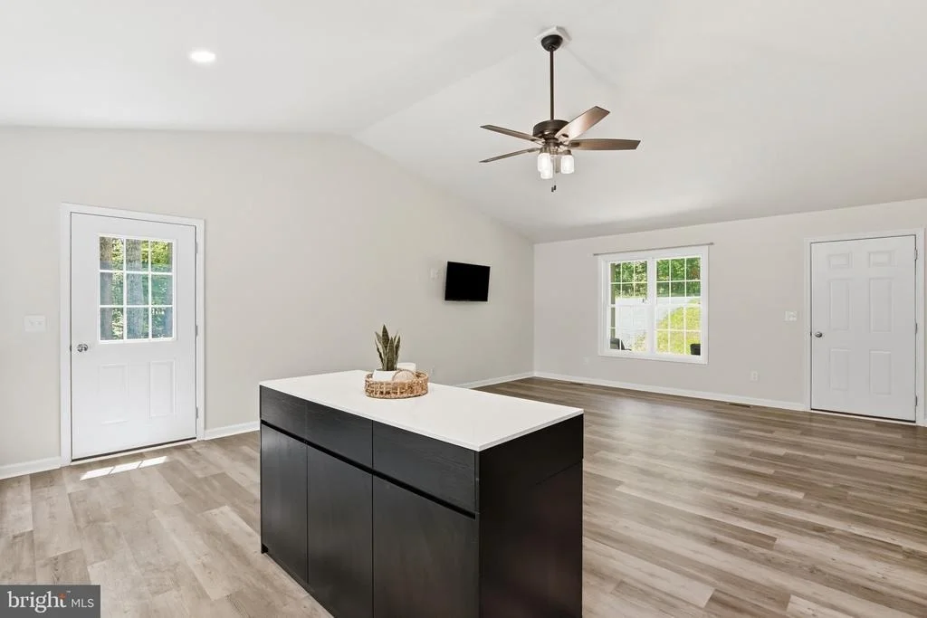 Photo of 898 SEVILLE RD.