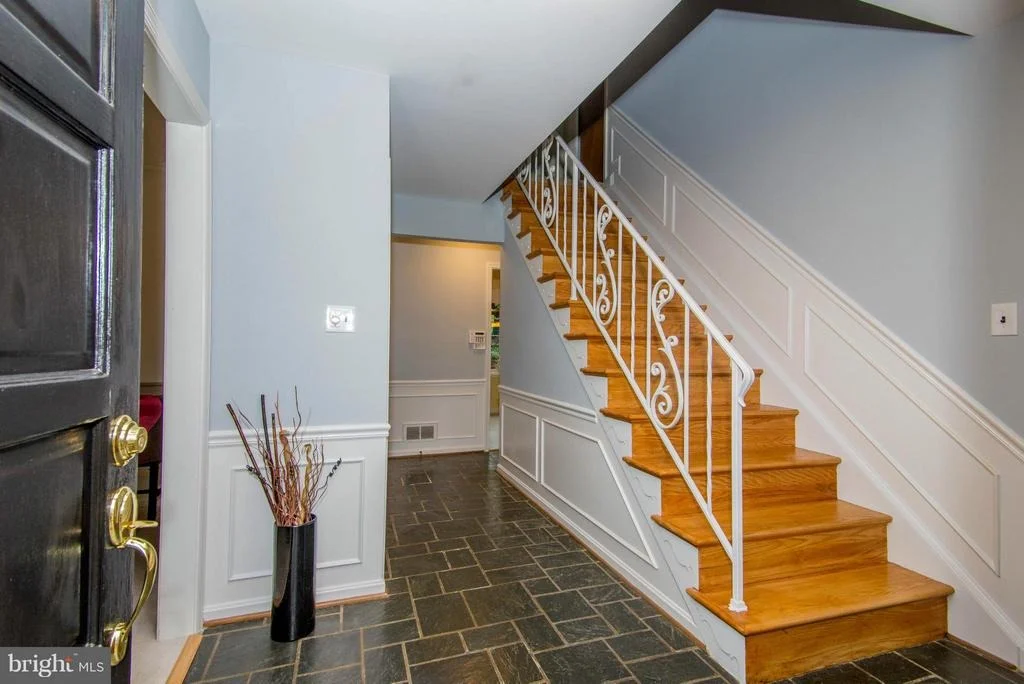 Photo of 7110 DEVONSHIRE ROAD