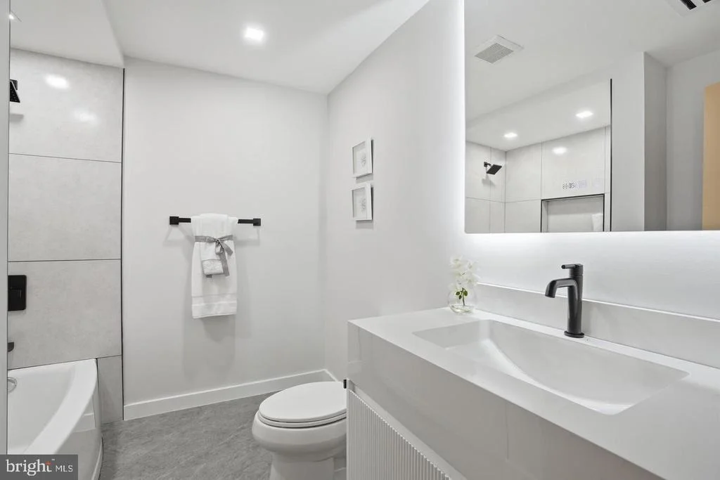 Photo of 1124 SAVILE LANE