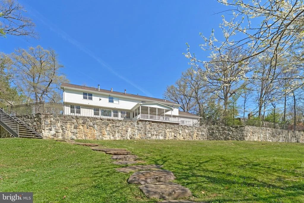 Photo of 8611 BROOK ROAD