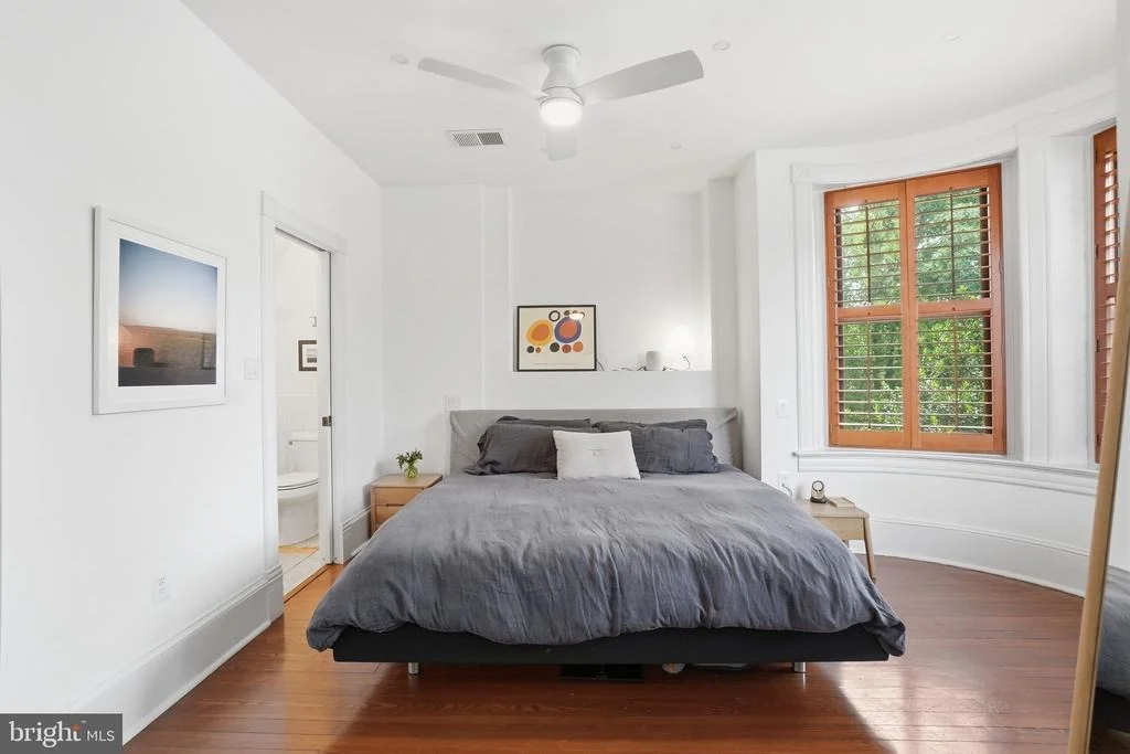Photo of 210 8TH STREET SE