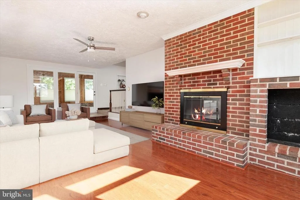 Photo of 596 FOREST VIEW ROAD