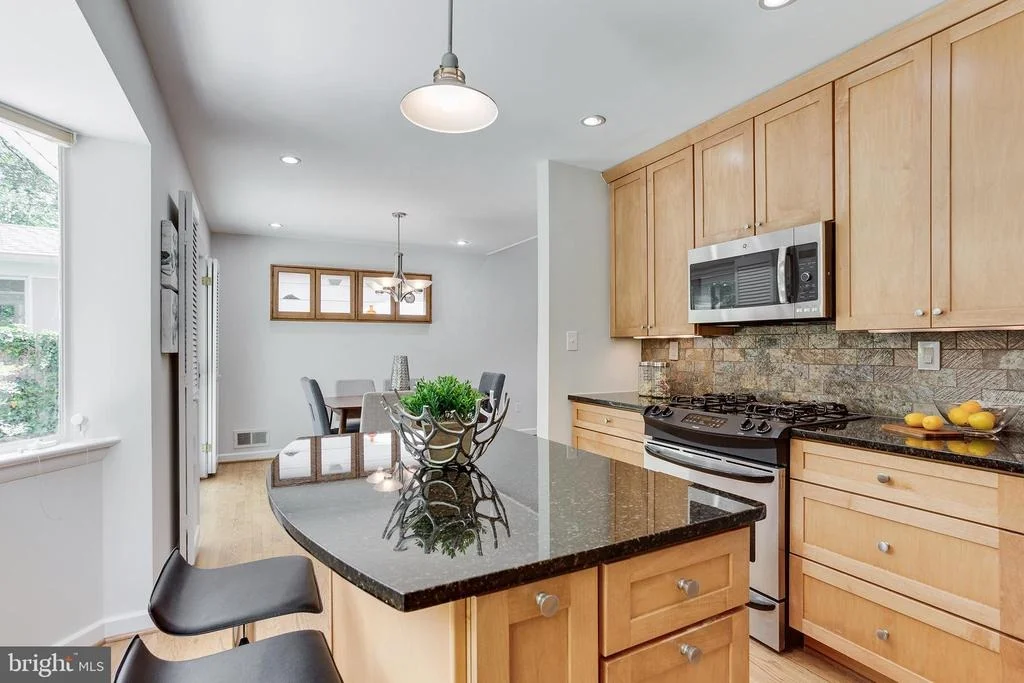 Photo of 3910 MONTROSE DRIVEWAY