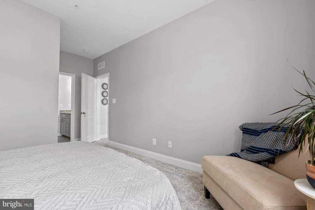 Photo of 821 BENTGRASS DRIVE