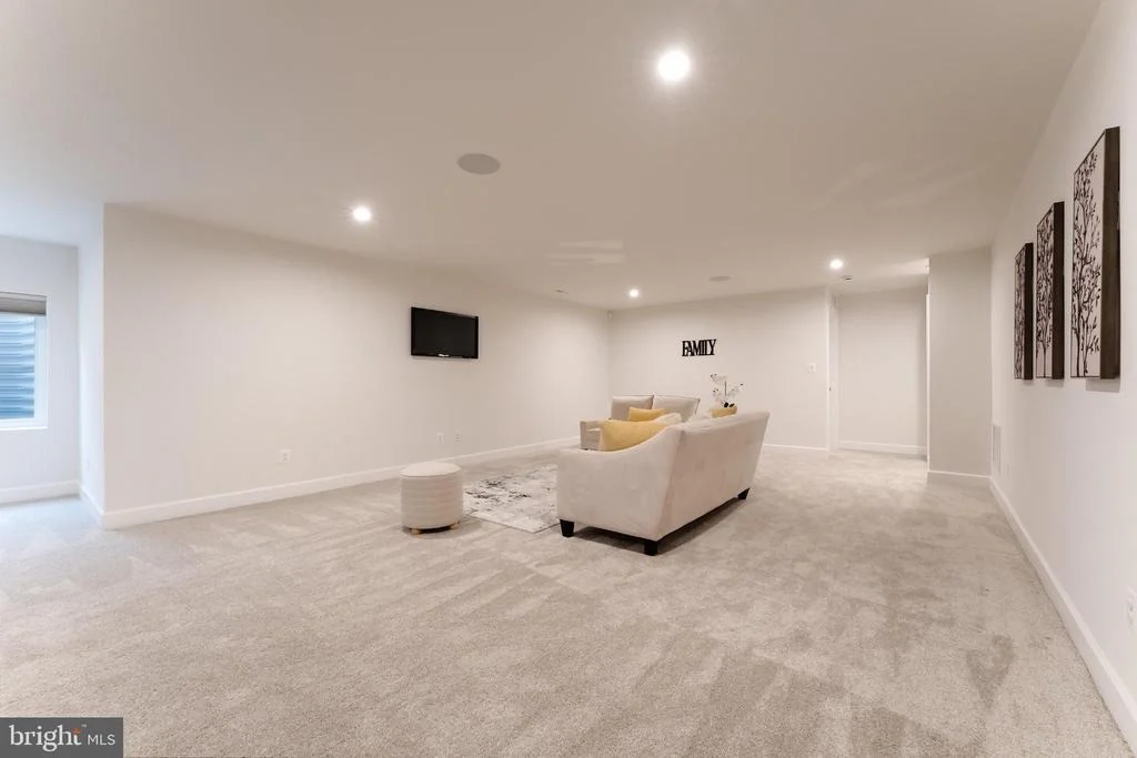 Photo of 43044 GREELEY SQUARE
