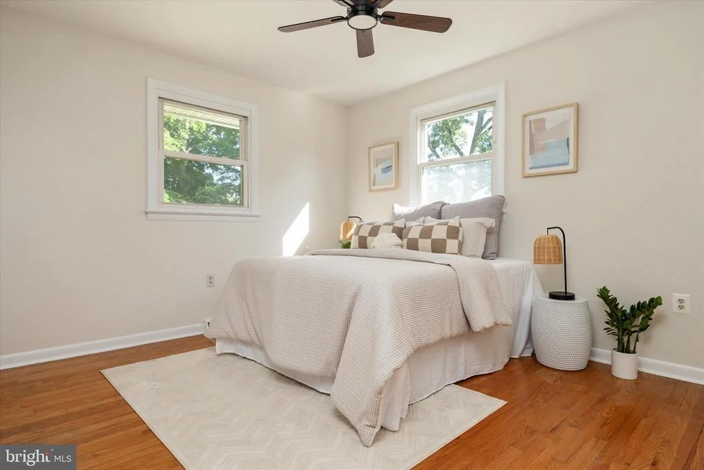 Photo of 596 FOREST VIEW ROAD