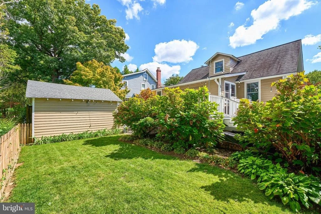 Photo of 3113 2ND ROAD N