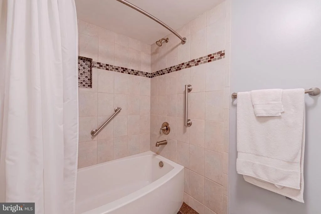 Photo of 10922 SHADOW LANE