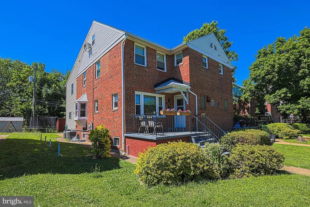 Photo of 3910 LABYRINTH ROAD