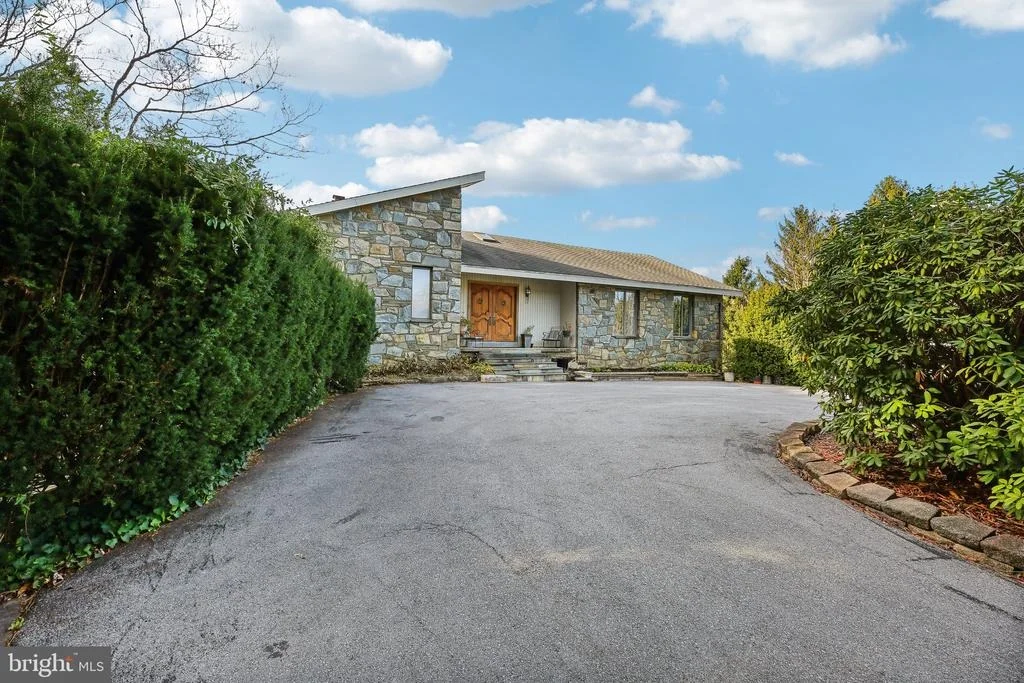 Photo of 1170 RIDGE RD