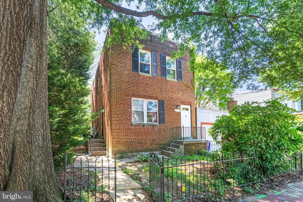 Photo of 609 INDEPENDENCE AVENUE SE
