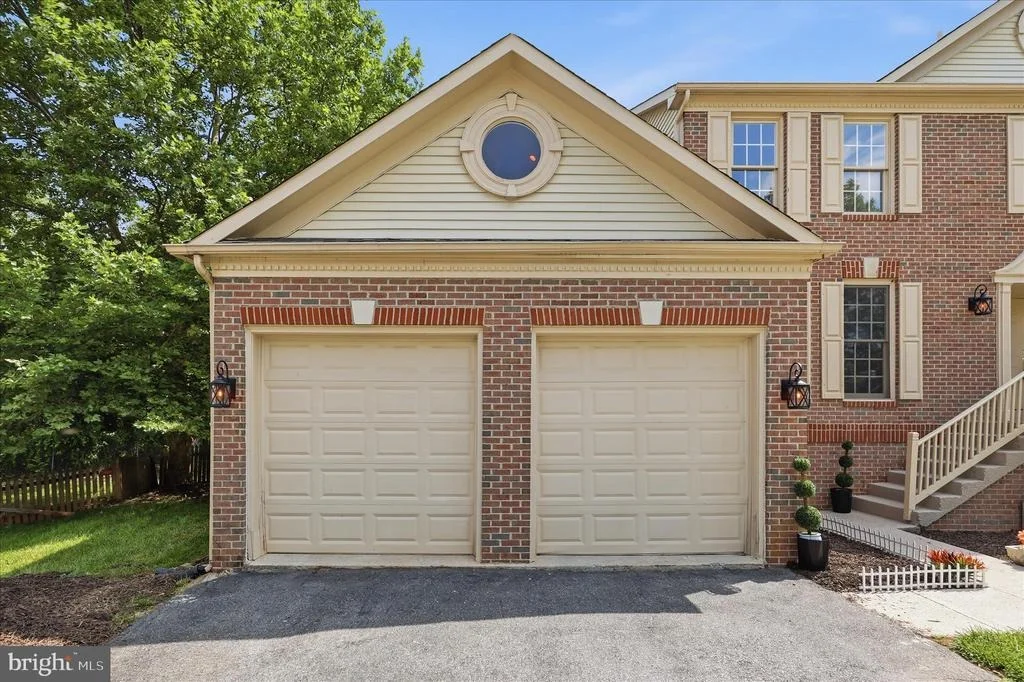 Photo of 6135 FIELDCREST COURT