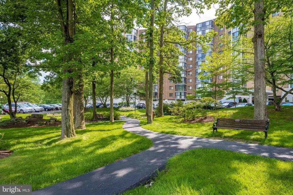 Photo of Unit 1104 at 15101 INTERLACHEN DRIVE