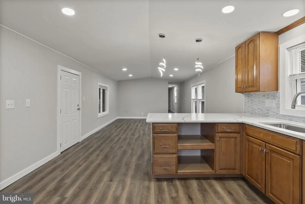 Photo of 635 SUNSET STRIP