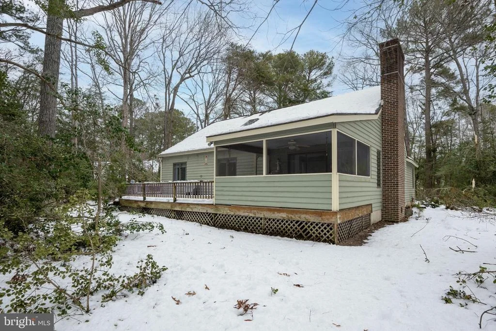 Photo of 23735 WOODS DRIVE