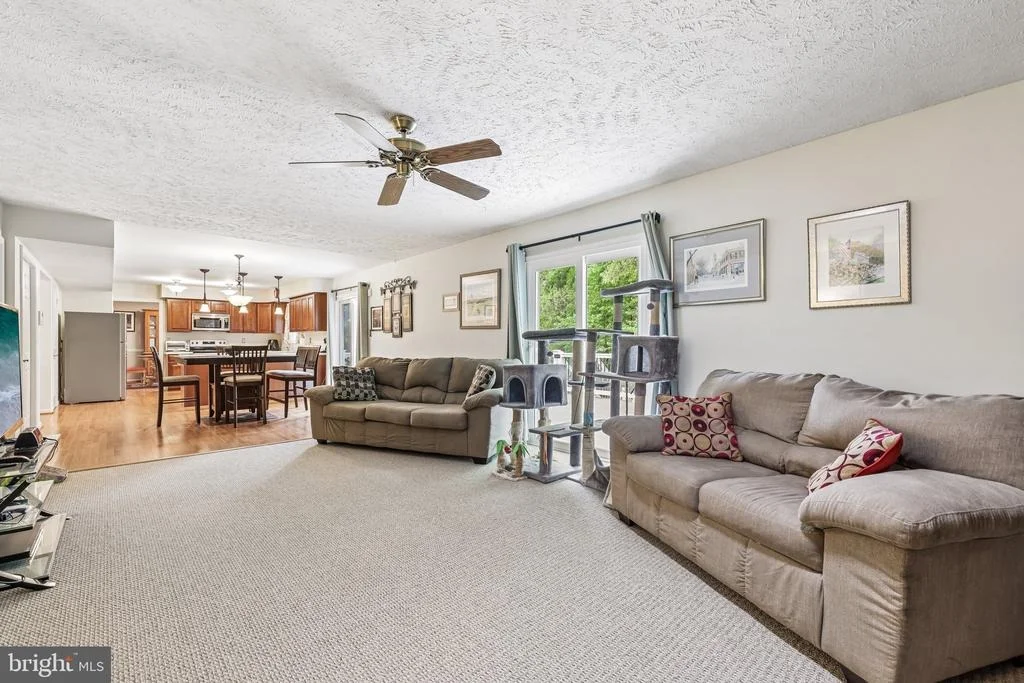 Photo of 592 EASON DRIVE
