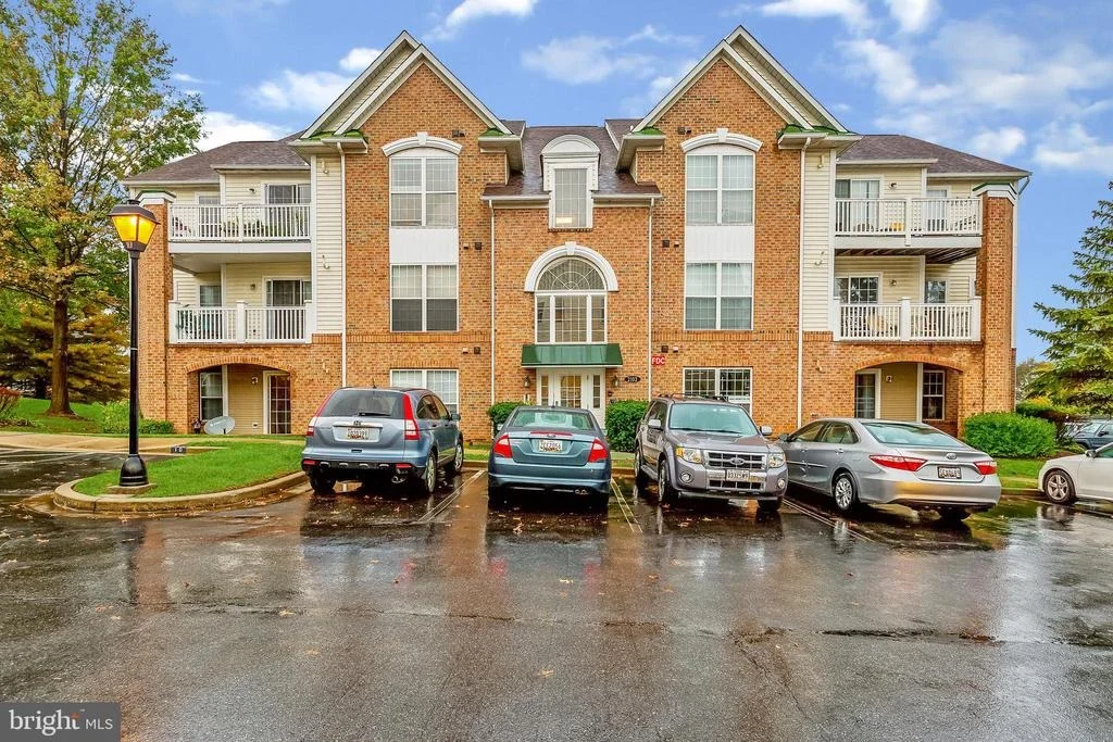 Photo of Unit 3A at 2103 WAYSIDE DRIVE