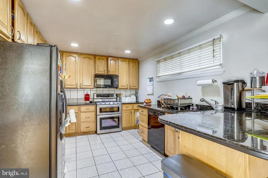 Photo of 816 HILLSBORO DRIVE