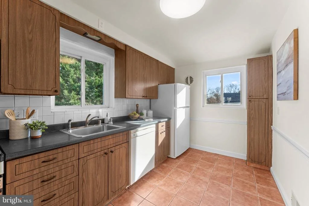 Photo of 11013 AMHERST AVENUE