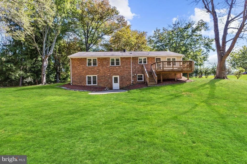 Photo of 18112 MUNCASTER ROAD