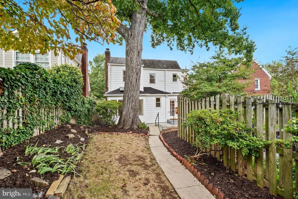 Photo of 5504 30TH PLACE NW