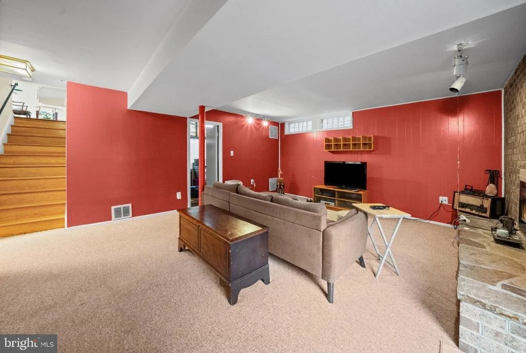 Photo of 6816 TIMBERLANE ROAD