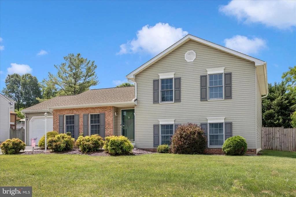 Photo of 109 REBECCAS COURT