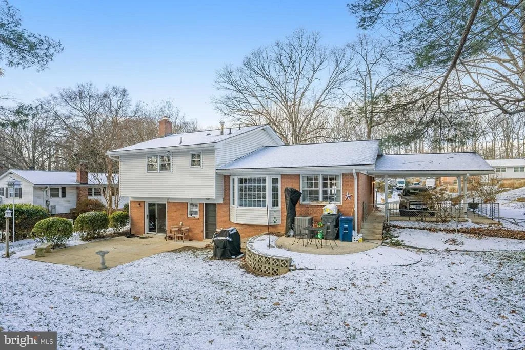 Photo of 4825 KINGSTON DRIVE