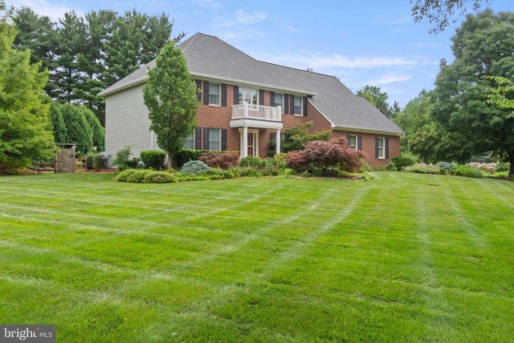 Photo of 2874 TALBERT ROAD