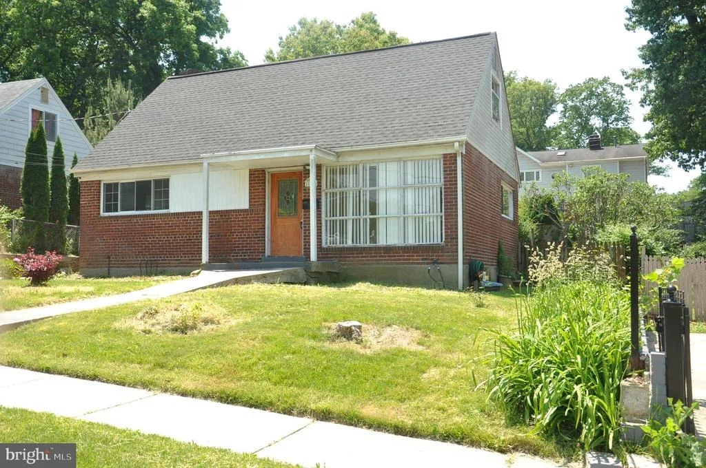 Photo of 11712 VEIRS MILL ROAD