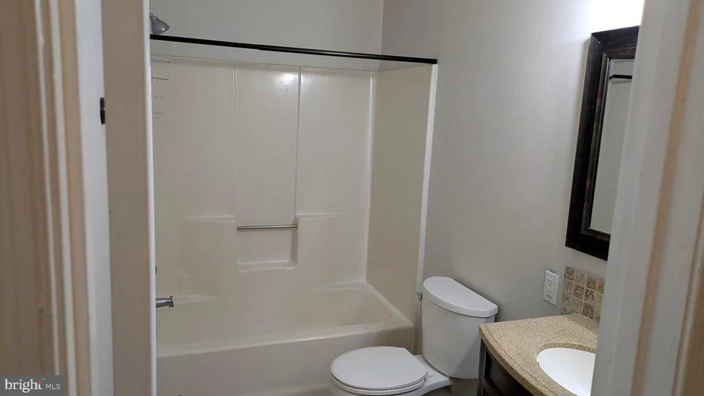 Photo of 5860 LILAC CIRCLE