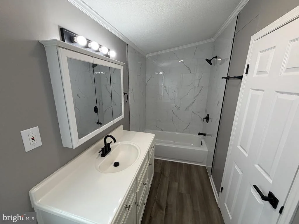 Photo of 135 COWHIDE CIRCLE