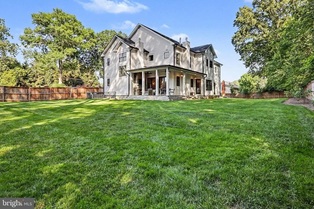 Photo of 2516 RAMBLING ROAD