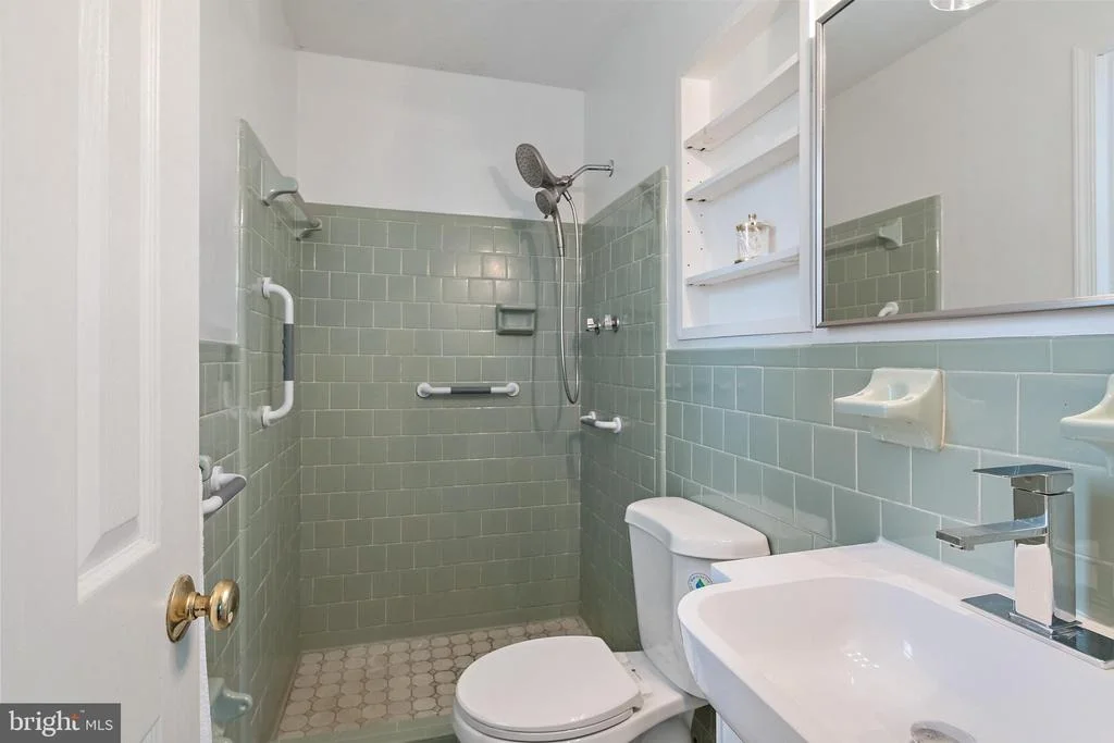 Photo of 970 HIGHPOINT DRIVE