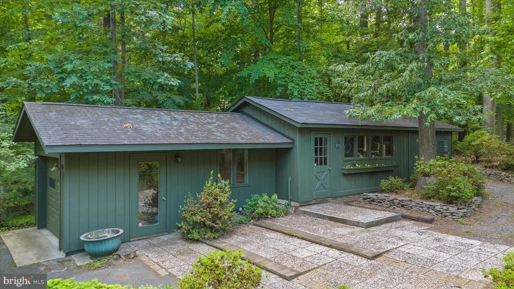 Photo of 698 DISCOVERY ROAD