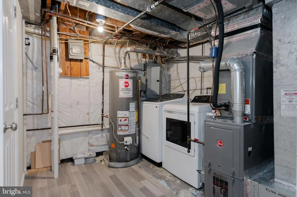 Photo of 5933 WILLIAMSBURG ROAD