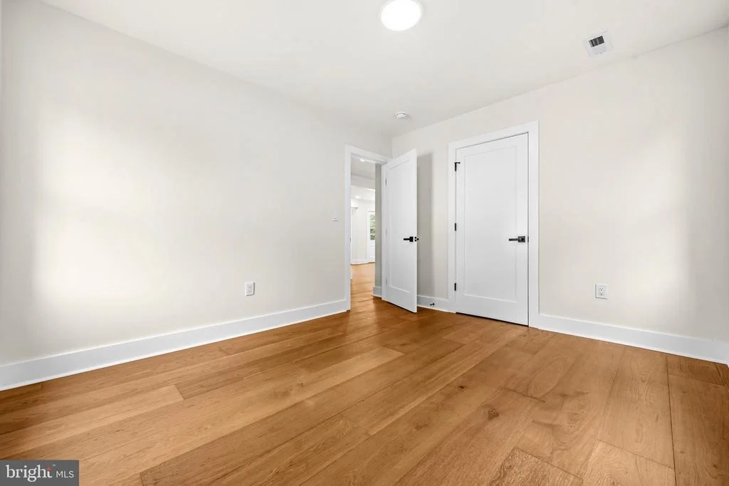 Photo of 703 NORTHWEST DRIVE
