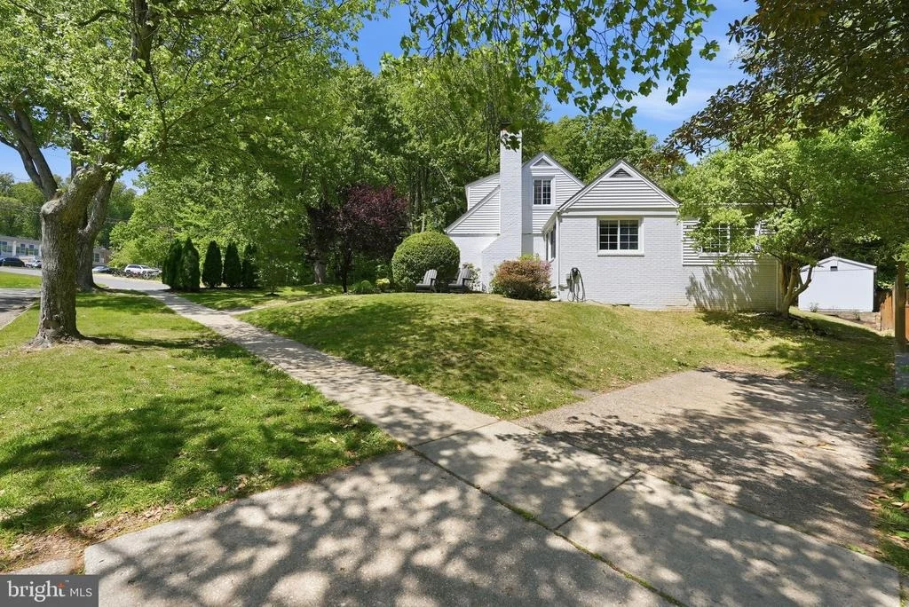 Photo of 6207 ADELAIDE DRIVE