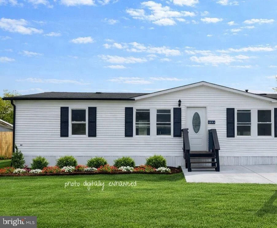 Photo of 606 RED OAK DRIVE