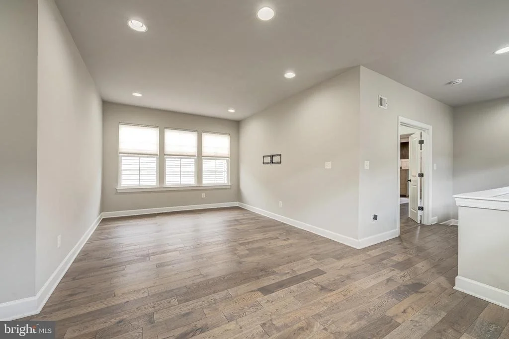 Photo of 44532 STEPNEY DRIVE