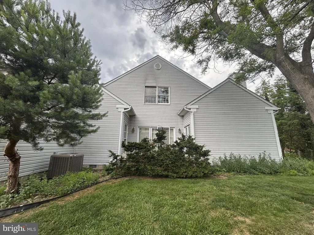 Photo of 18804 DOVER DRIVE