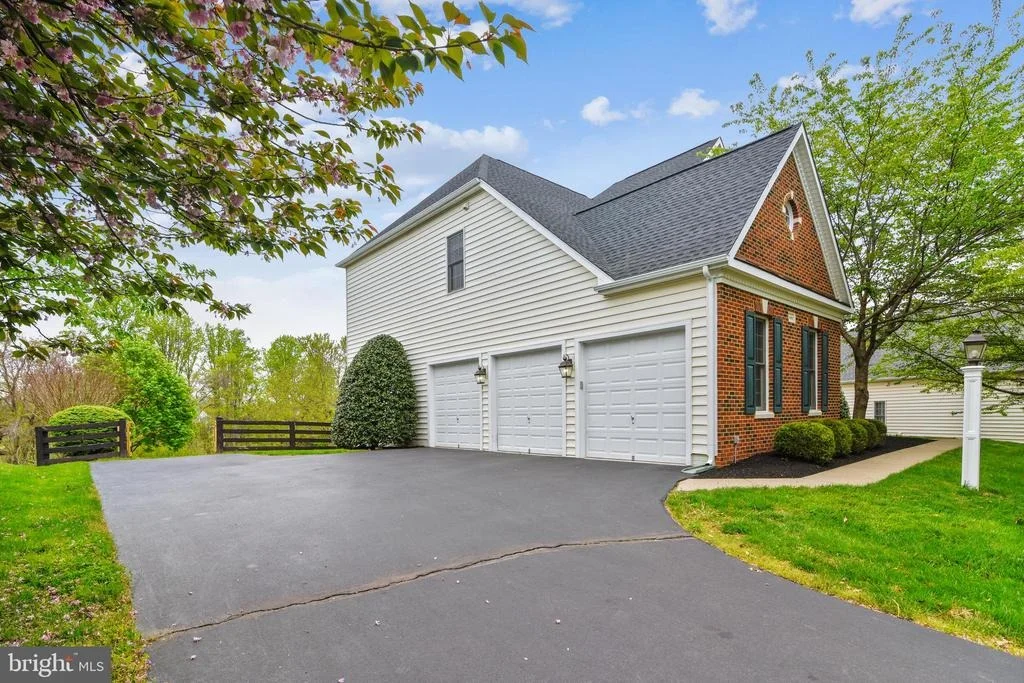 Photo of 24188 SPRING MEADOW CIRCLE