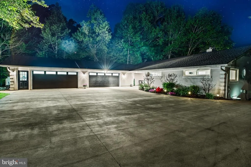 Photo of 2031 INDIAN CIRCLE