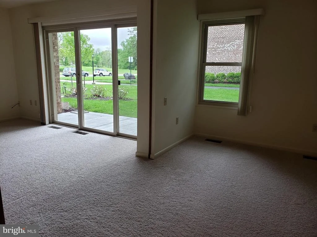 Photo of Unit 71B at 3600 GLENEAGLES DRIVE