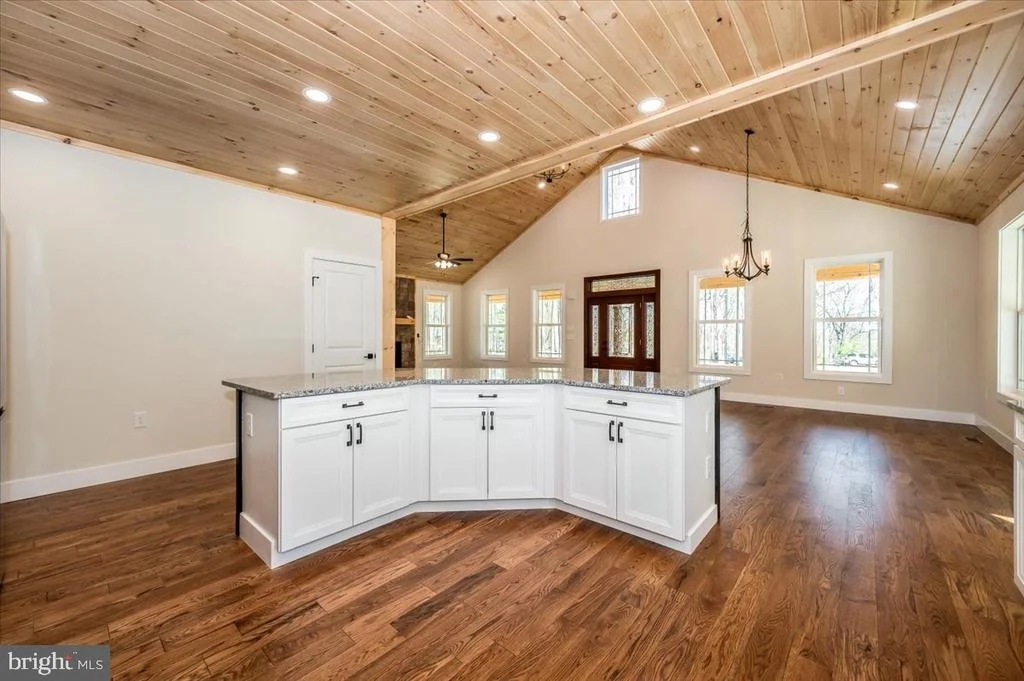 Photo of 460 SHADE TREE LANE