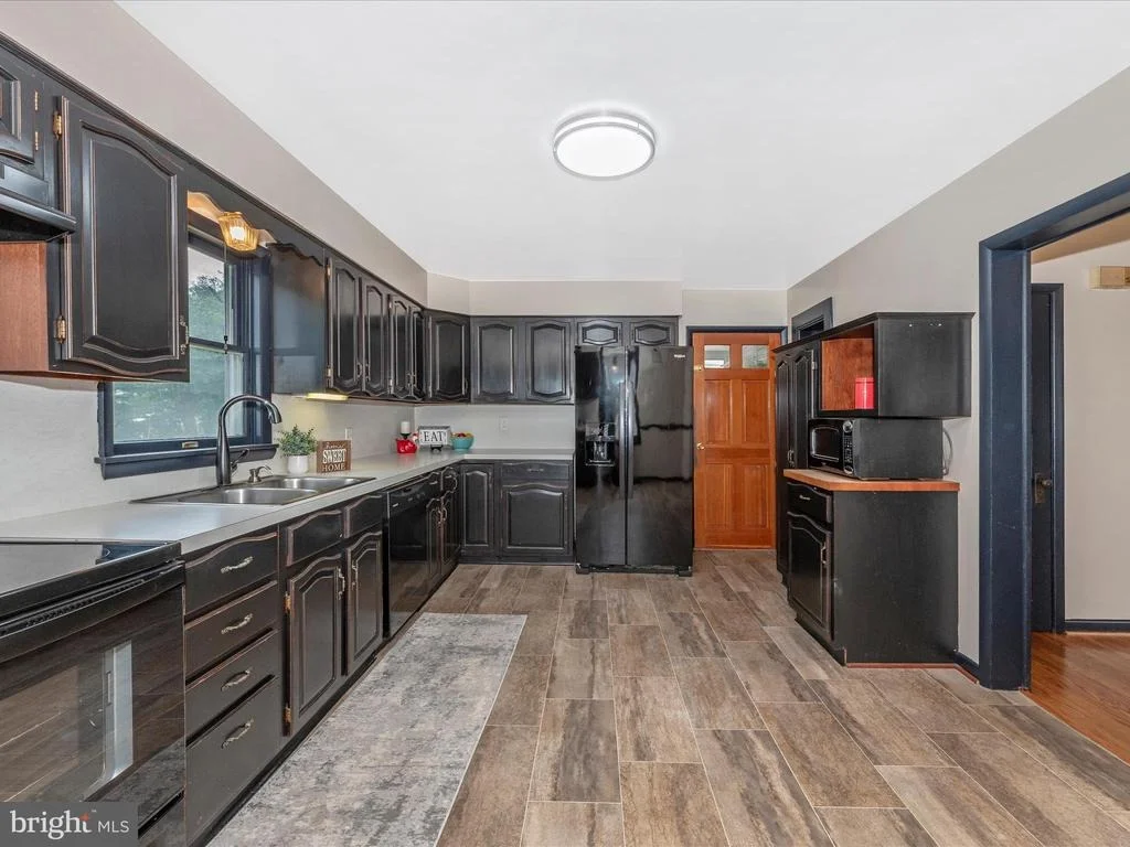 Photo of 405 CARROLL AVENUE