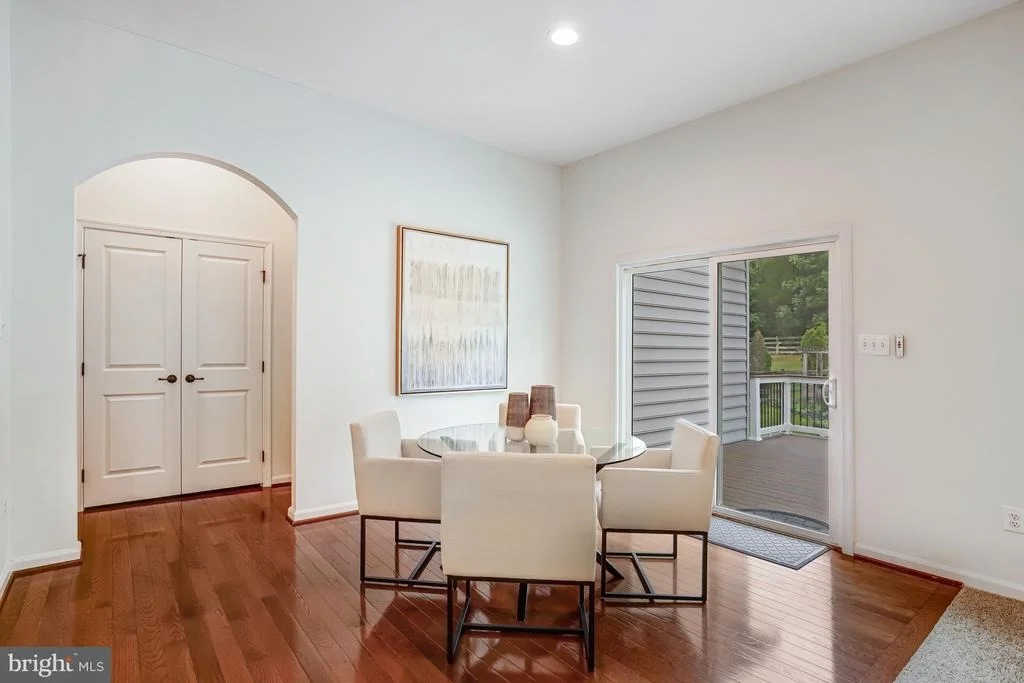 Photo of 26798 BARNSLEY PLACE