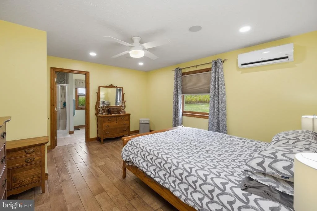 Photo of 607 PIN OAK CIRCLE