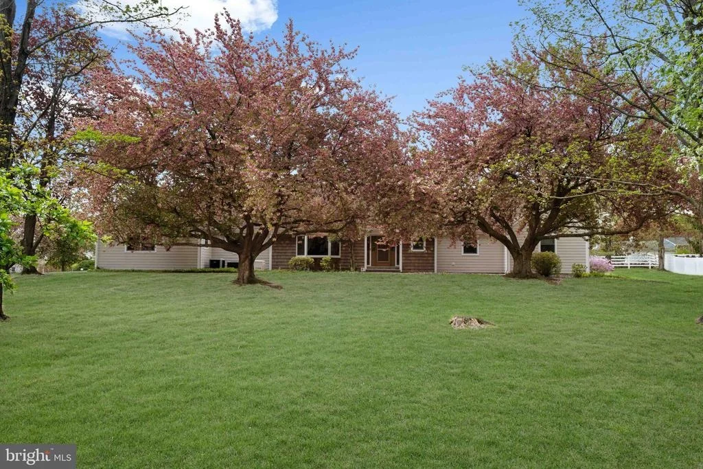 Photo of 682 WHIRLAWAY DRIVE